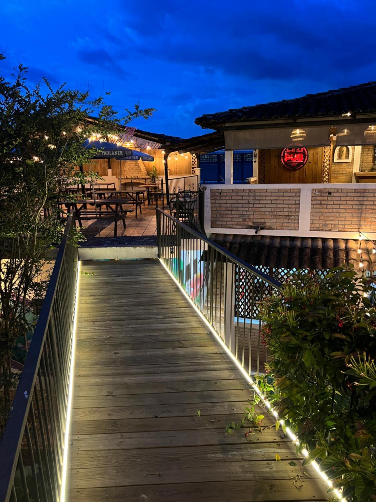 Jardin Cafe Hotel & Restaurant グラシアス エクステリア 写真